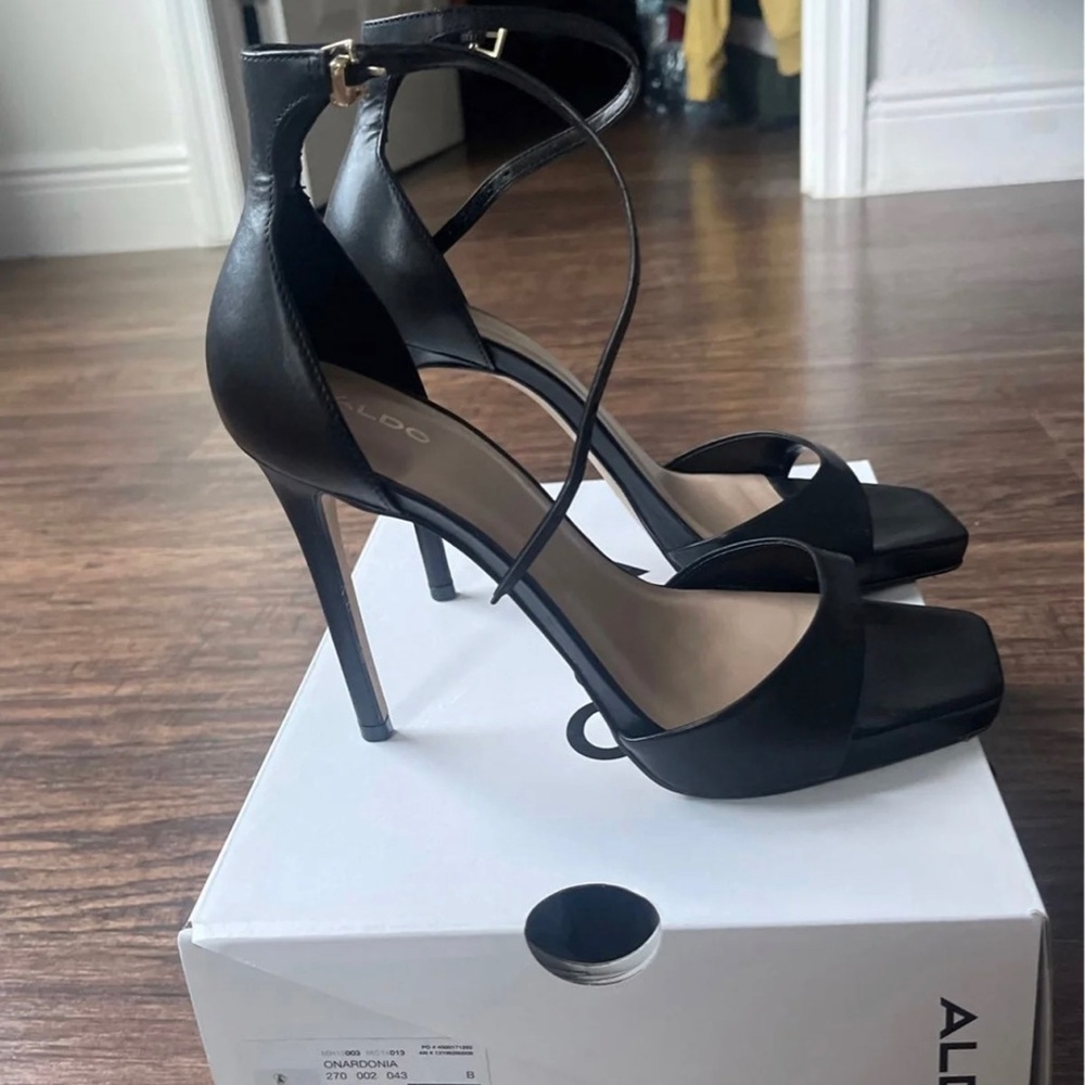 Black Aldo Heels